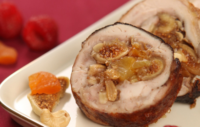 Курячий рулет із сухофруктами