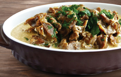 Курячі шлуночки тушковані у сметані