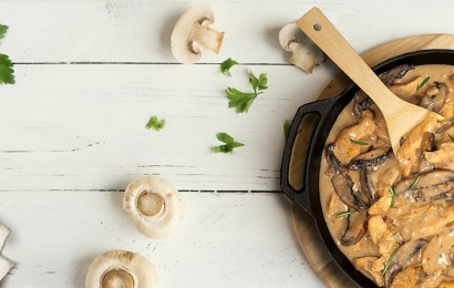 Грудка су-від з грибним соусом